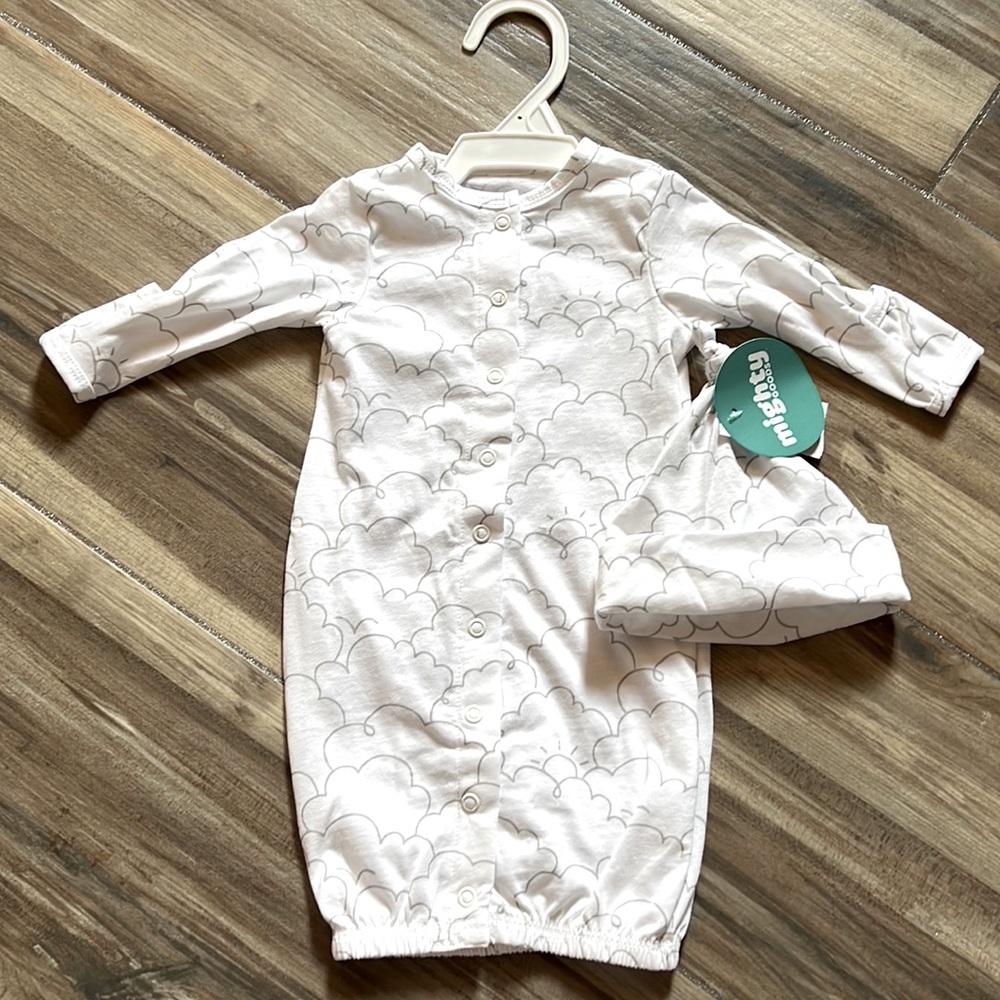☁️Premie Cloud Infant Sleeping Gown & Cap Set☁️
